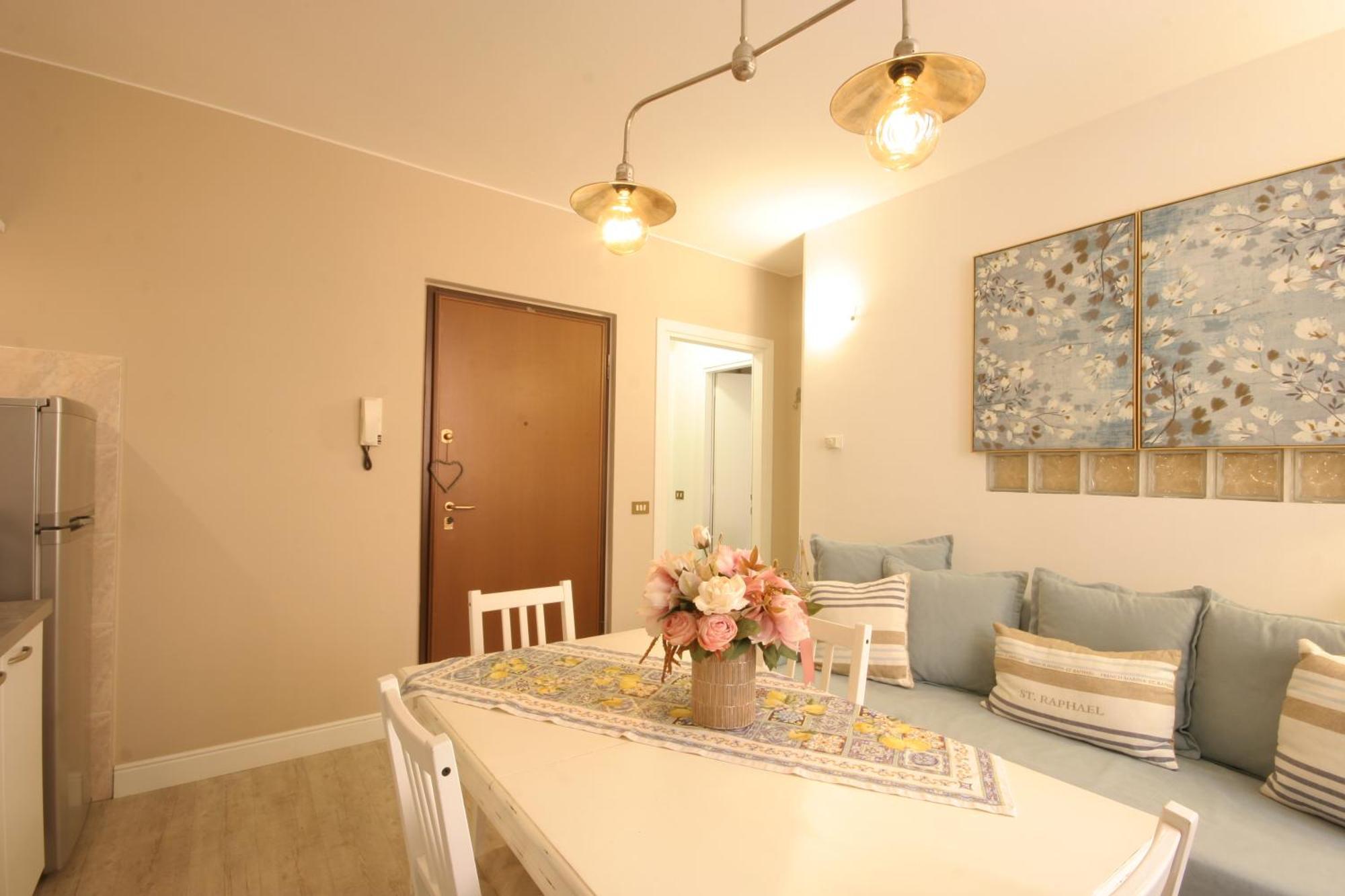Violetta Maison, Elegante E Romantica A Salo' Apartment Exterior photo